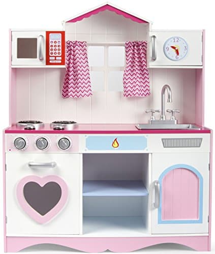 Cocina de madera para una chica con un aspecto romántico y femenino