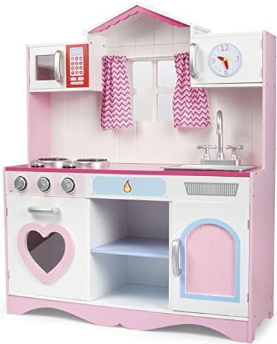 Cocina de madera para una chica con un look romántico y femenino de Leomark