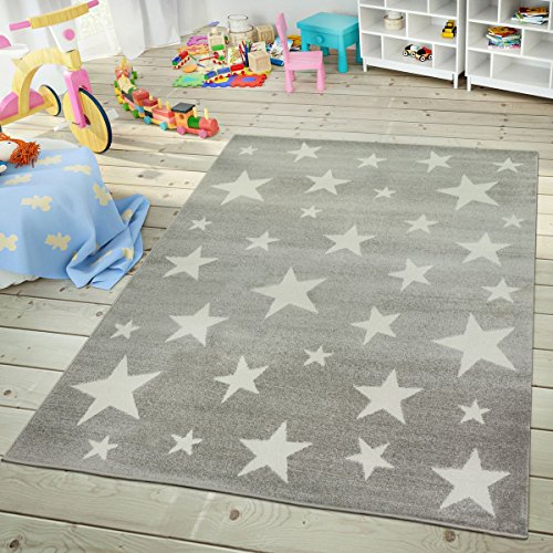 Alfombra gris con estrellas