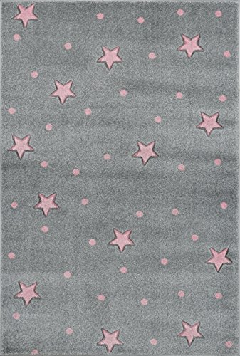 Alfombra gris con pequeñas estrellas rosas y lunares rosados en polipropileno con un pequeño precio.