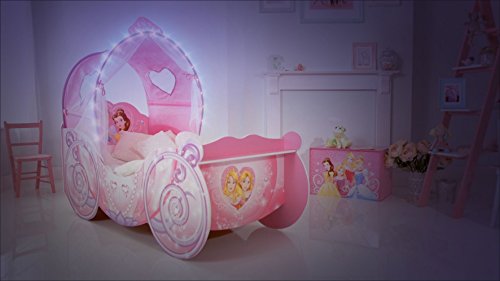 Cama de princesa Disney en forma de carruaje de niña con un ligero arco