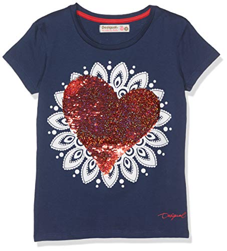 Camiseta de diseño para chica con corazón de lentejuelas rojas y azules.
