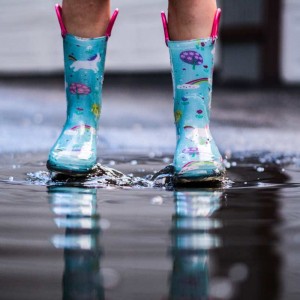 La bota de lluvia de unicornio para chica